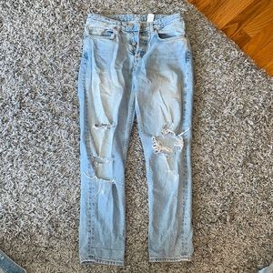 light wash distressed boyfriend jeans